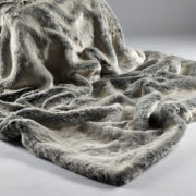 alaska-fox-faux-fur-throw